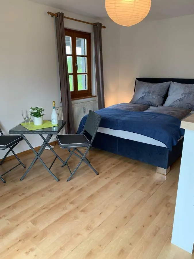 Ferienwohnung Garconniere im grünen Herzen von Salzburg Apartment