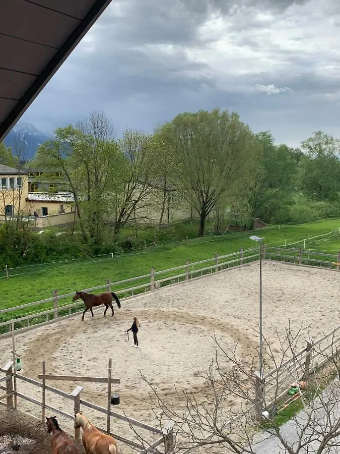 Ferienwohnung Garconniere im grünen Herzen von Salzburg Apartment